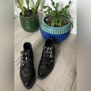 Black TUKskin 3-Buckle Pointed Creeper Boot